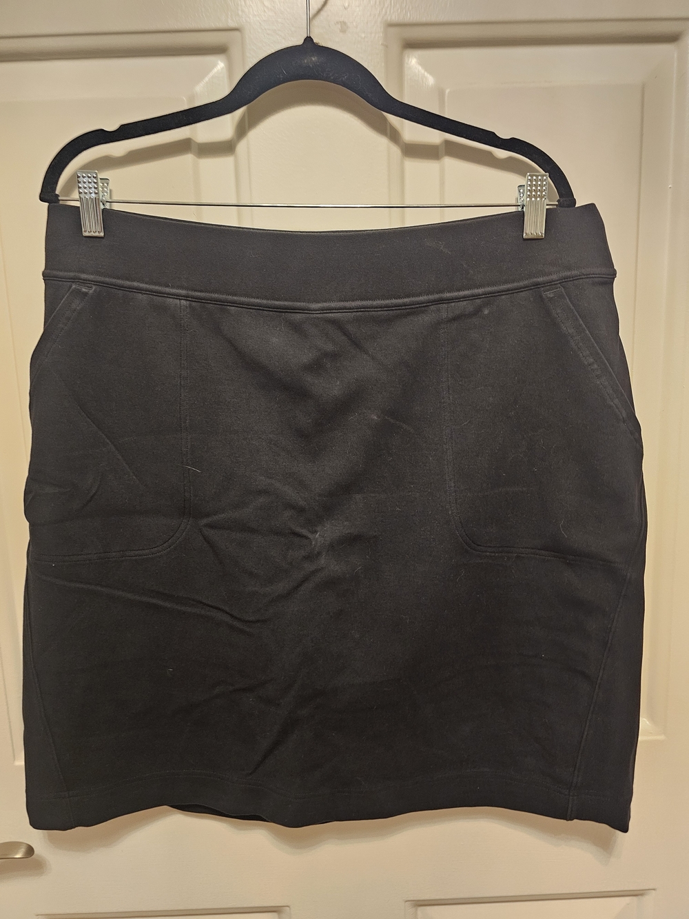 Duluth Trading Co Black Pencil Skirt with Front Pockets